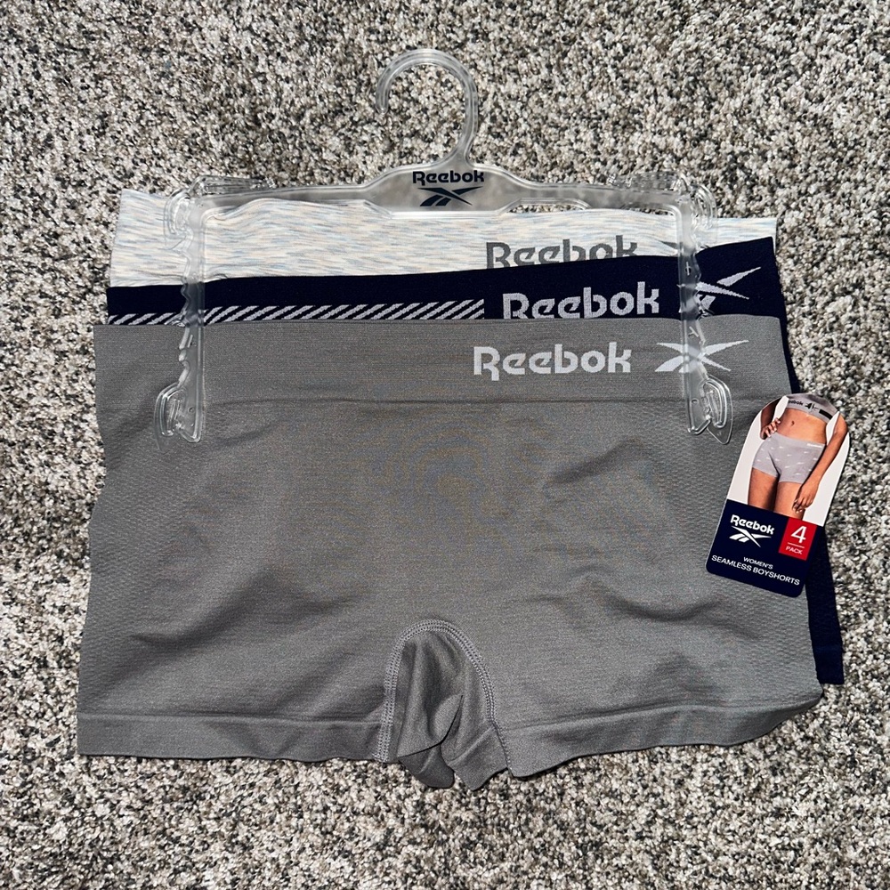 WOMEN’S REEBOK SEAMLESS BOYSHORTS. SIZE MEDIUM. 3 PACK, BRAND NWT.